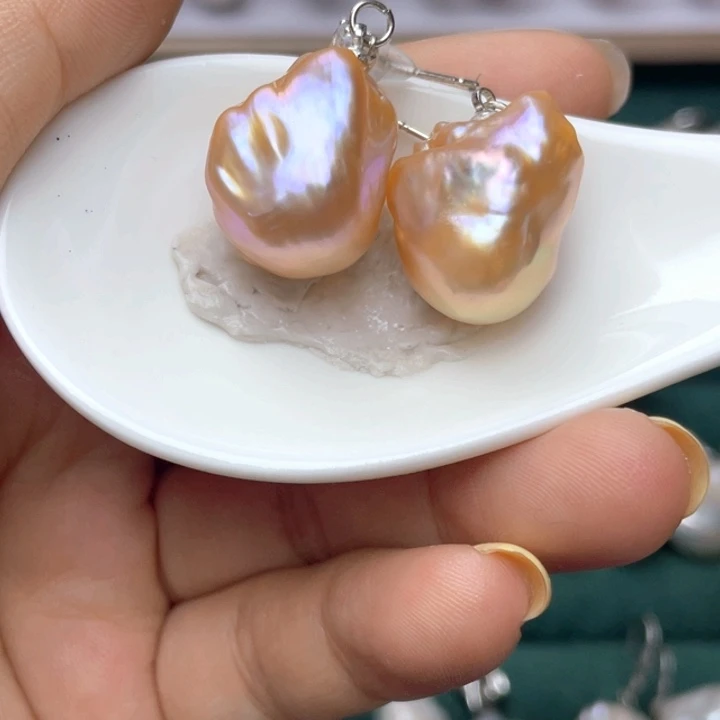 淡水珍珠合金颈饰