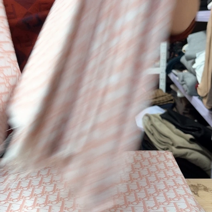 粉色小迪莎卡布料一米