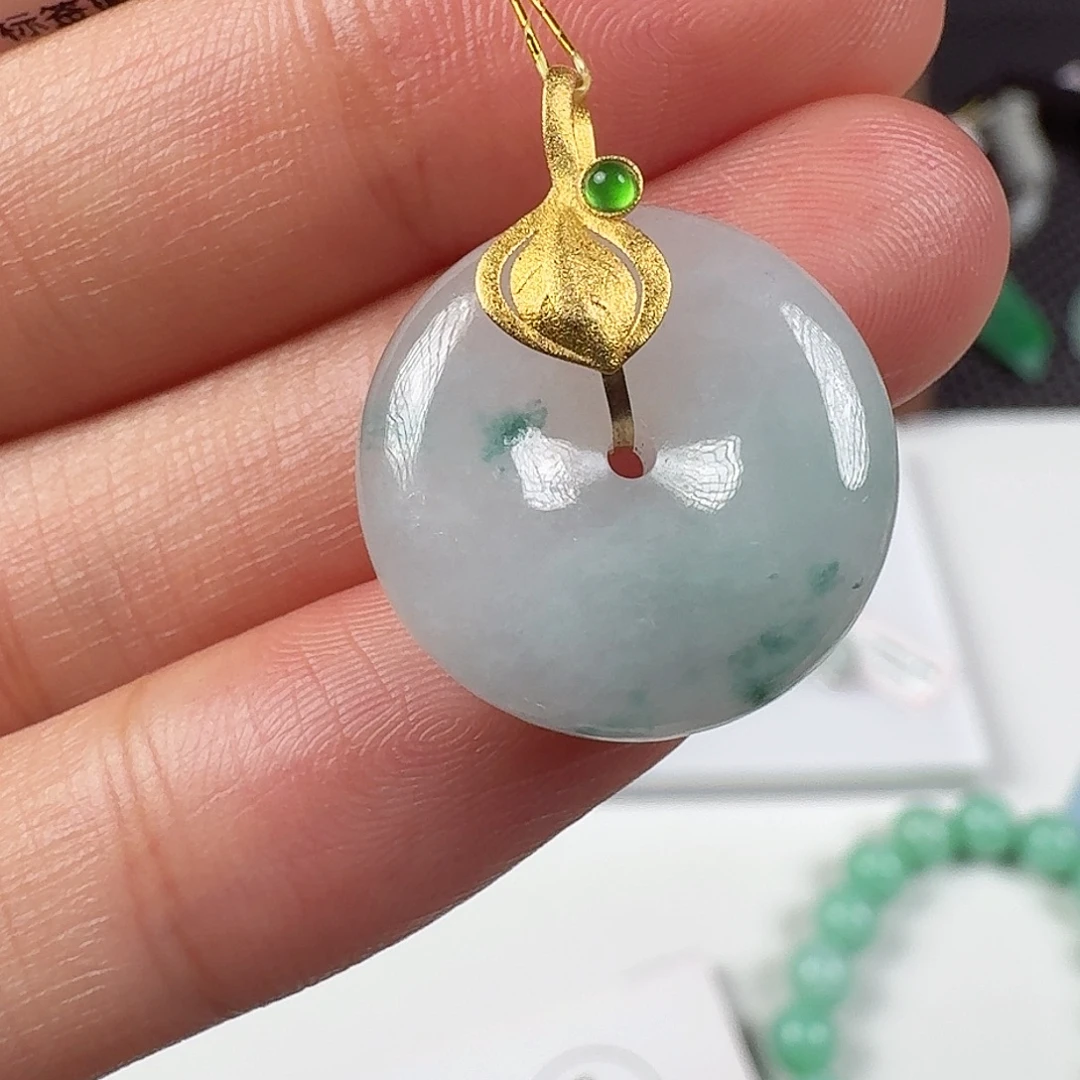 翡翠18K金镶嵌颈饰