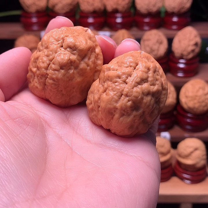 奔***巴桃核吊坠祥龙疙瘩包41尺寸