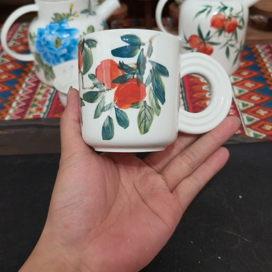 摆件景德镇手工手绘高温瓷器