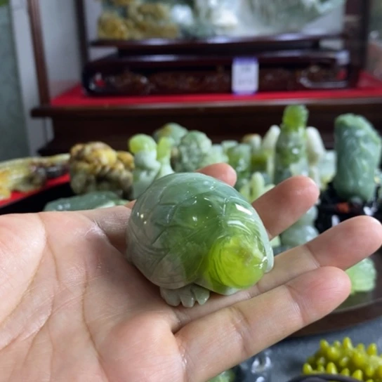 蛇纹石玉手把件未镶嵌圣*～