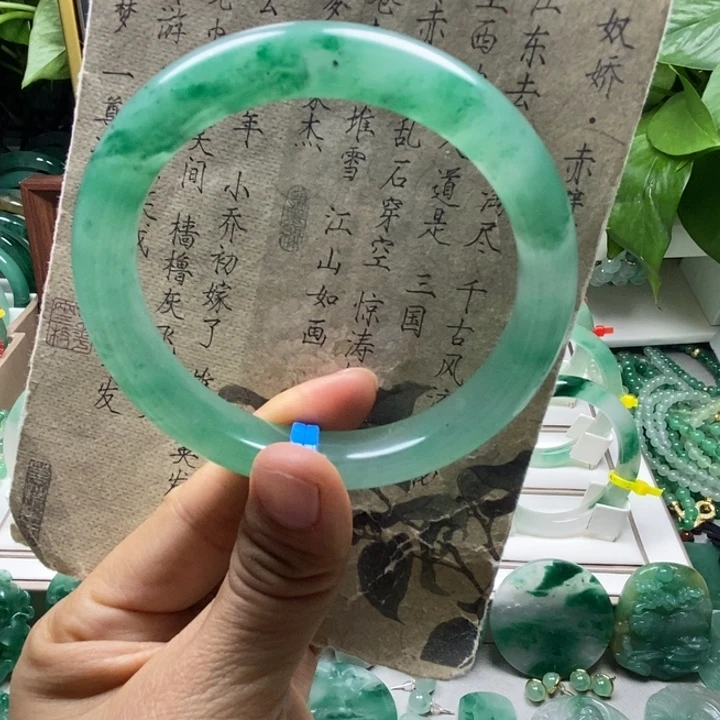 石英质玉未镶嵌手镯