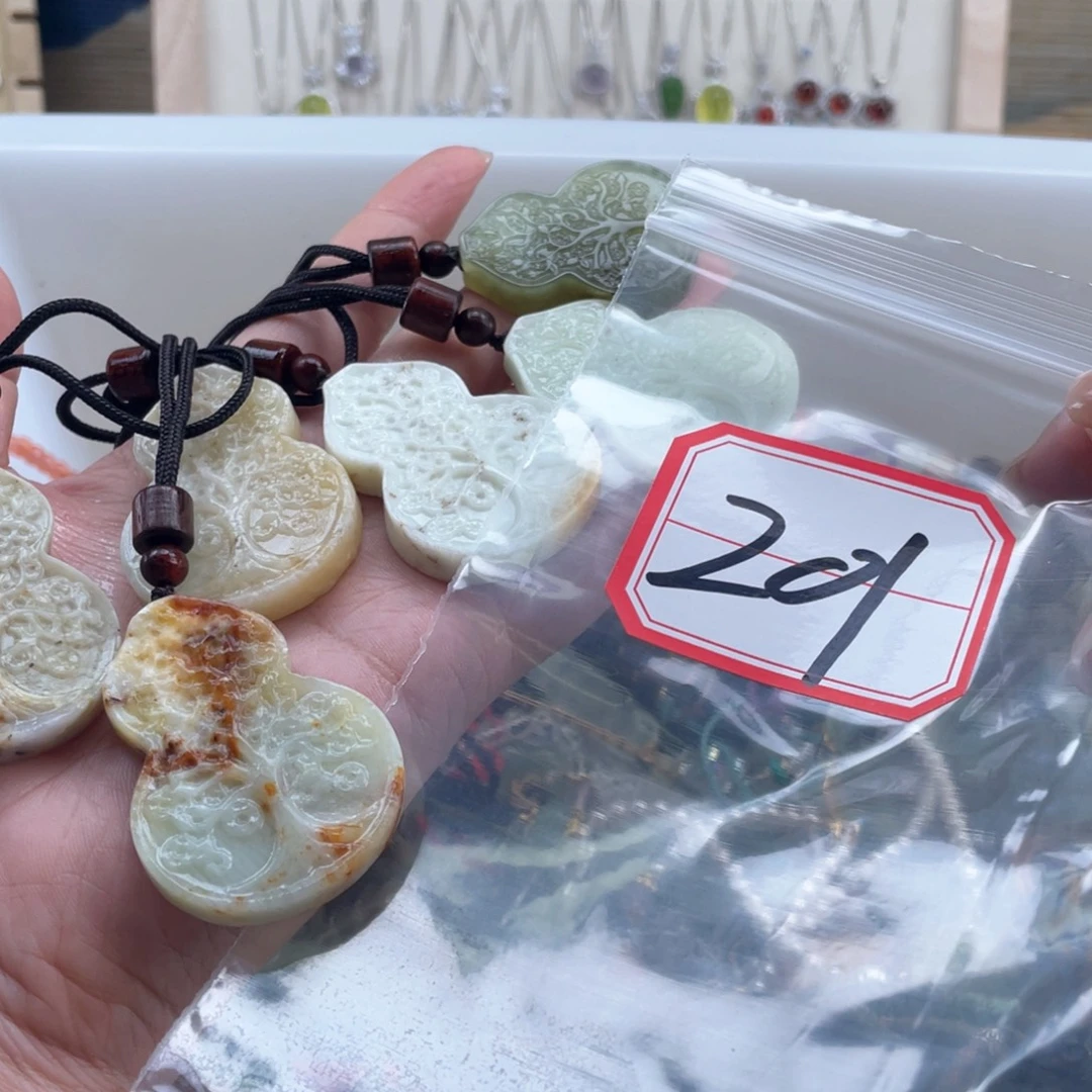 未镶嵌岫玉吊坠吊坠多样性，发一件