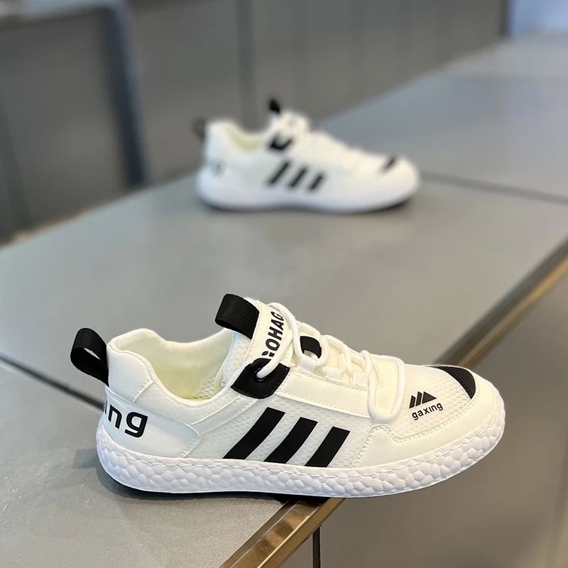 男鞋2025新款轻便软底休闲鞋三条杠平底开车鞋男士夏季透气网面鞋