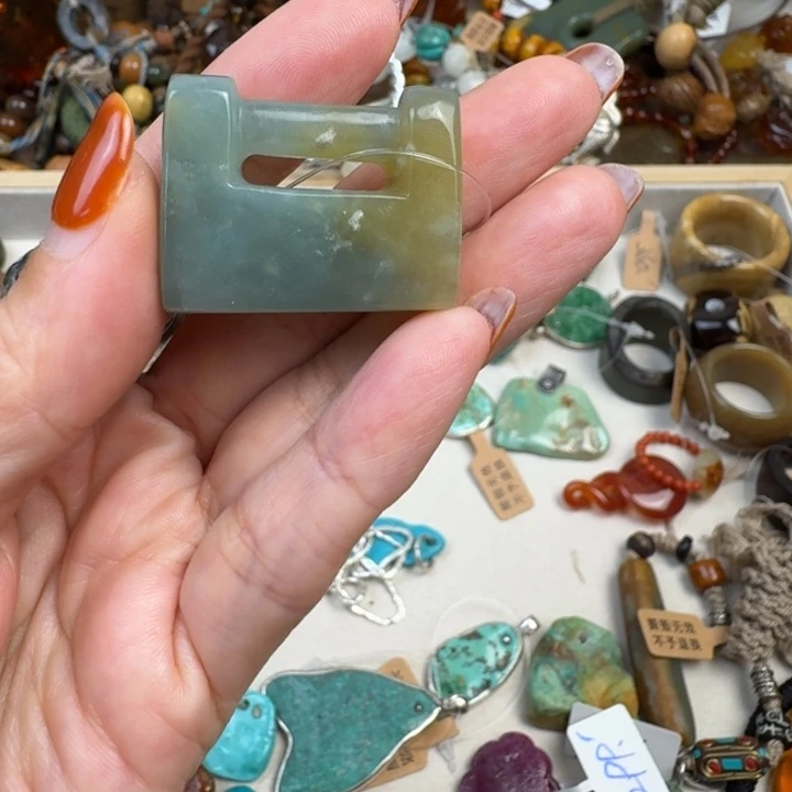 苏***苏翡翠散珠翡翠随形原石手工打造