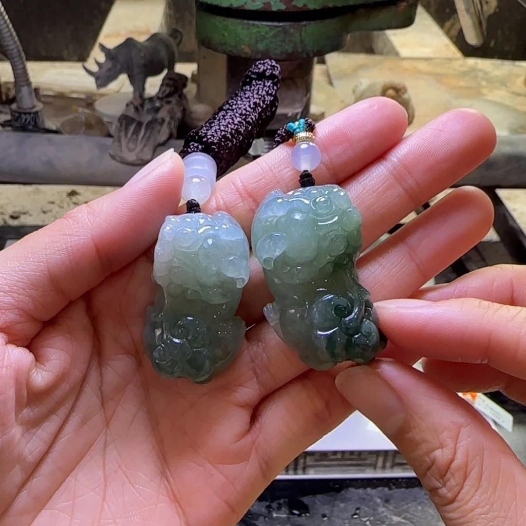 翡翠颈饰未镶嵌翡翠一对貔貅