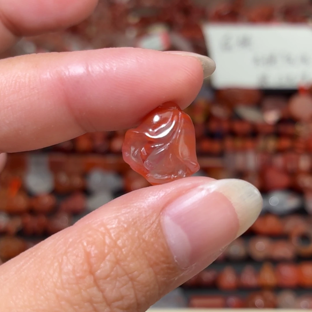 南红玛瑙未镶嵌颈饰滴溜玉兰花