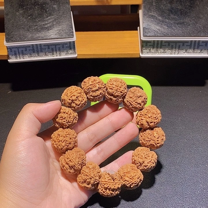 阿***选金刚菩提手串这样