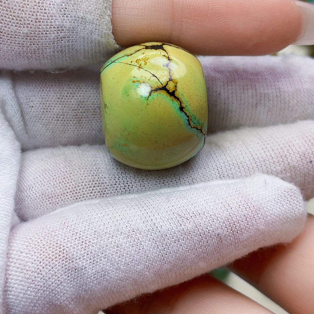 绿松石未镶嵌饰品