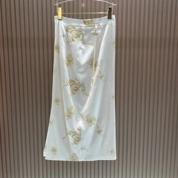 金蝶飞舞之半身裙 醋酸刺绣百搭半身裙