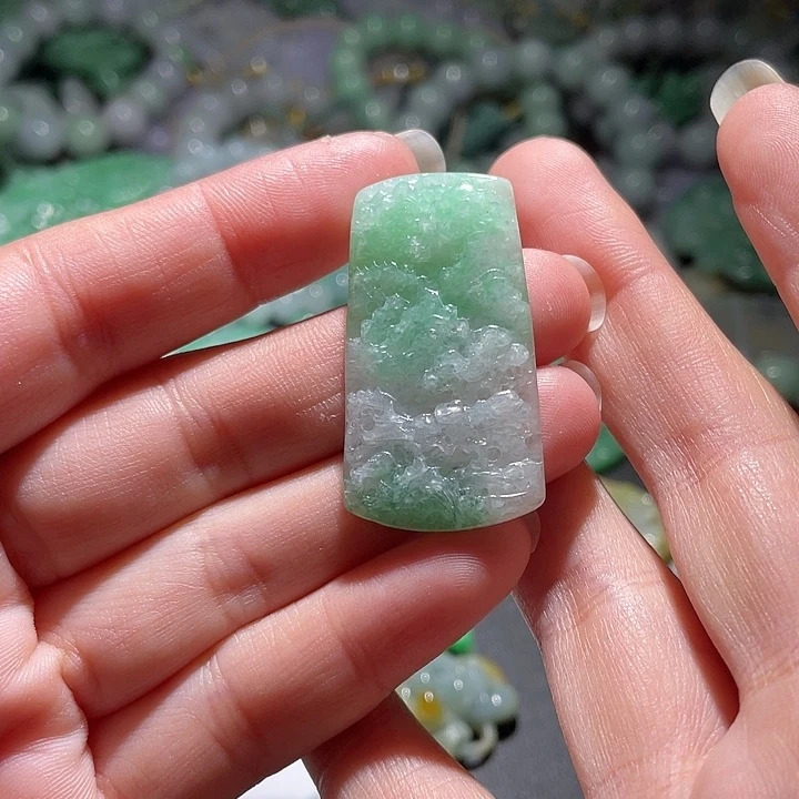 颈饰未镶嵌翡翠天