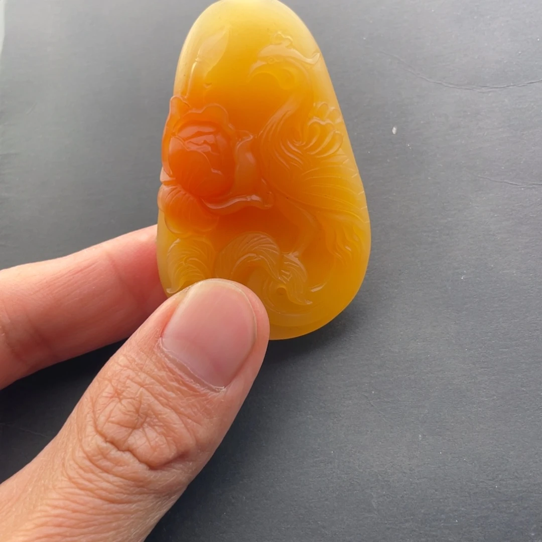 點***缀石英岩玉未镶嵌黄蜡石挂件