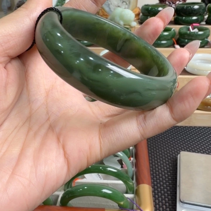 和田玉未镶嵌颈饰60