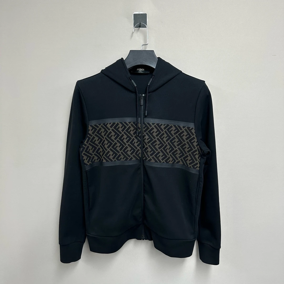 99新 FENDI/芬迪 新款胸口满印拉链外套/S码/99新/价8600