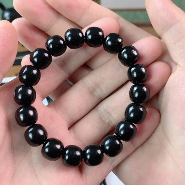 落***山和田玉未镶嵌颈饰