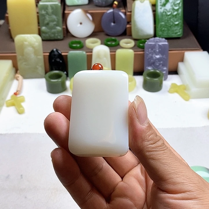 和田玉未镶嵌珠宝奇石