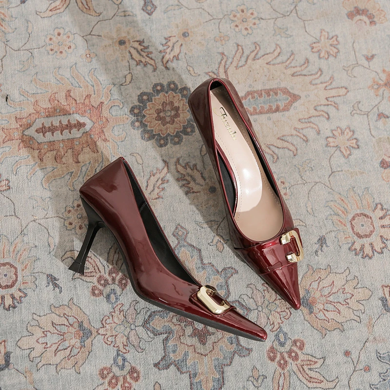 漆皮尖头细跟高跟鞋女2025夏新款金属扣优雅气质浅口单鞋3212-15