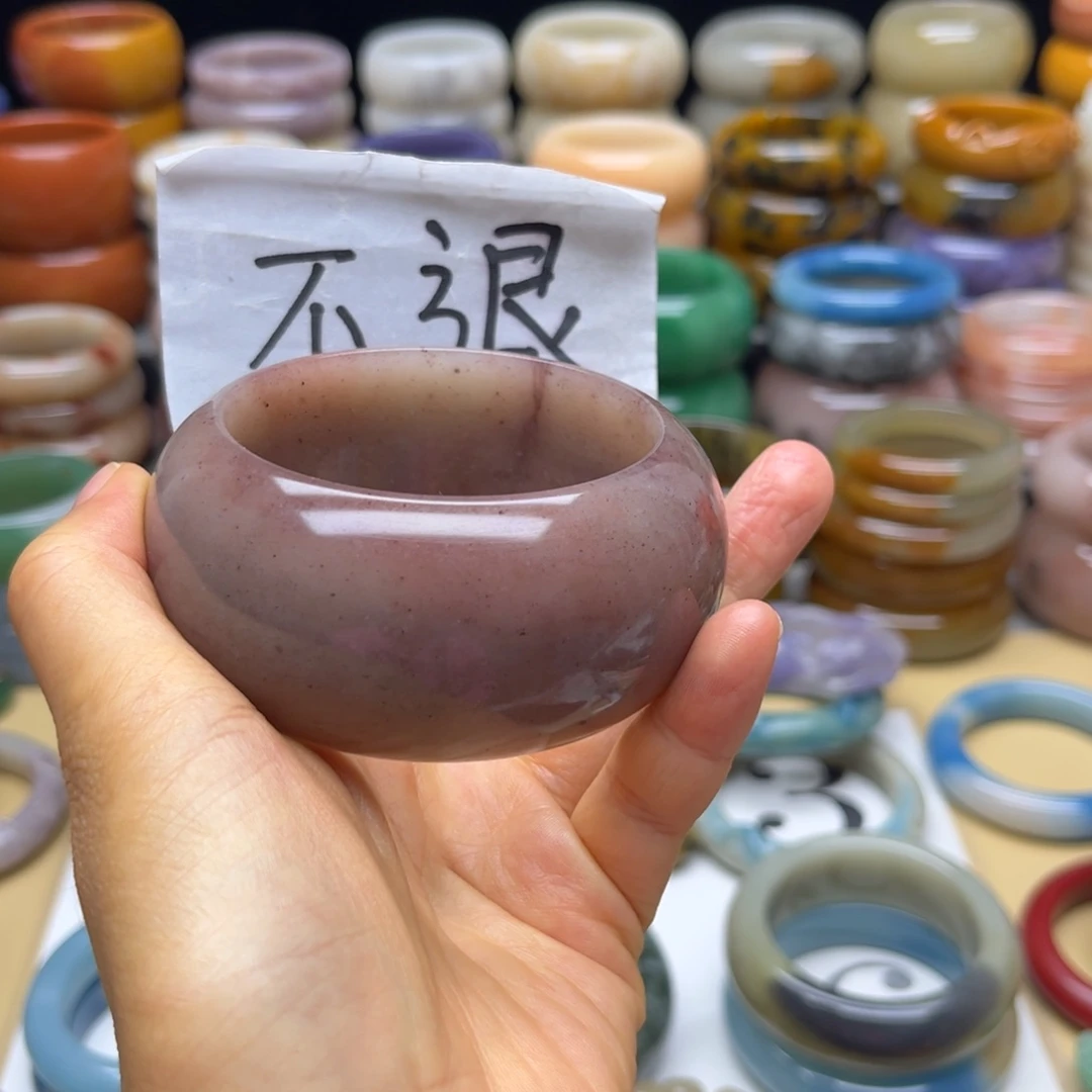 未镶嵌手镯石英质玉