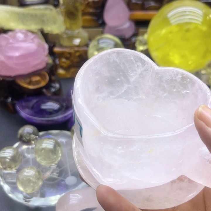 水晶摆件未镶嵌?摆件