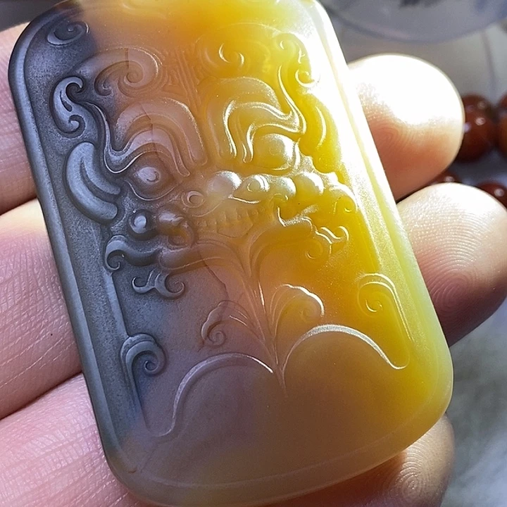 玛瑙/玉髓颈饰未镶嵌余**心