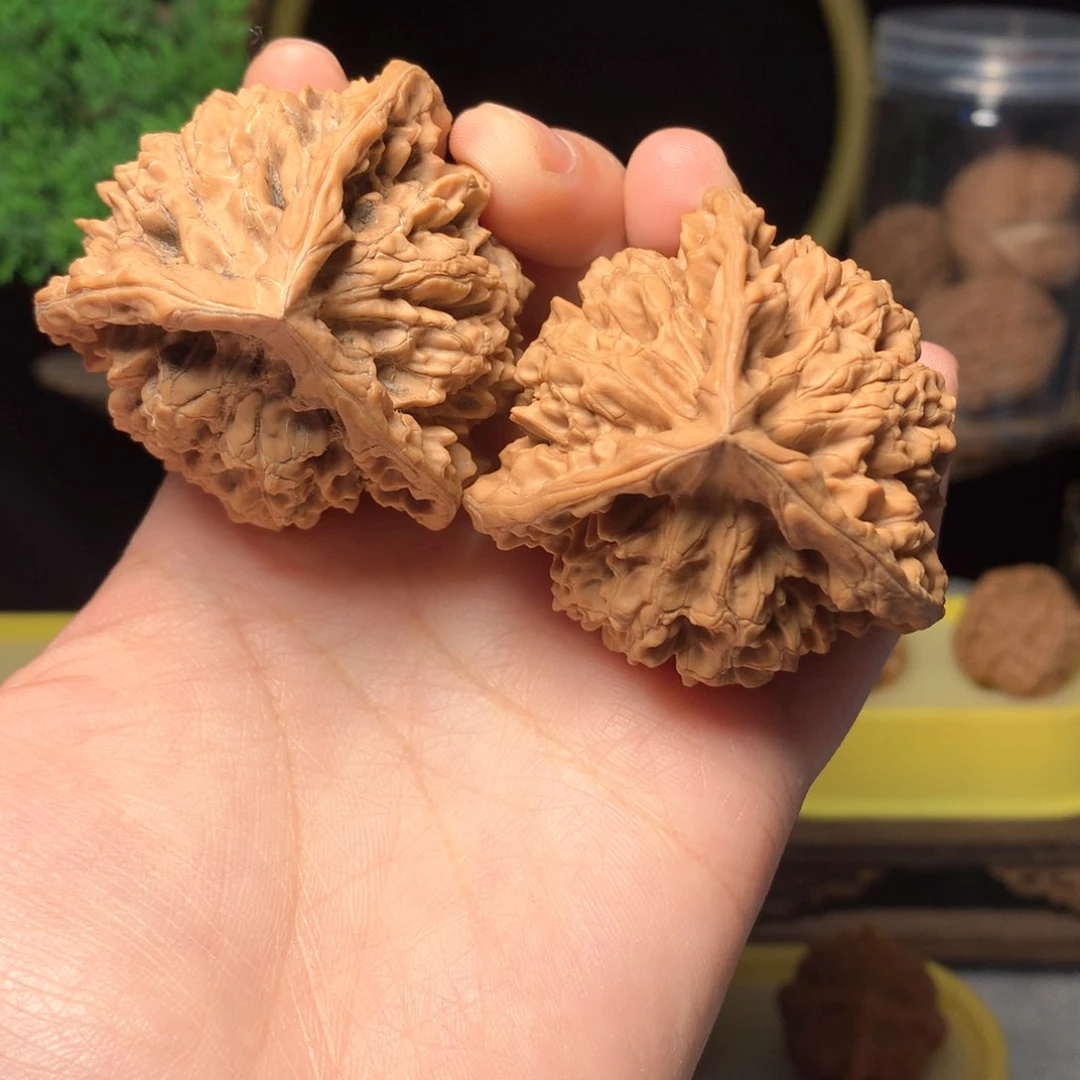 文玩核桃把件吉**意官帽三棱