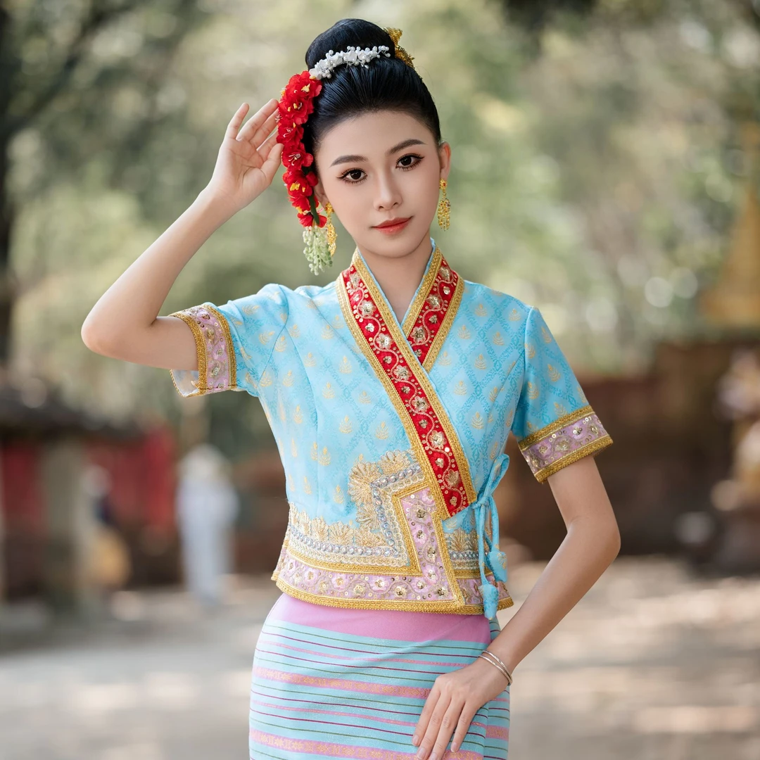 西双版纳傣族传统气质宝石蓝孔雀翎羽织布撞色民族风舞台茶服套装