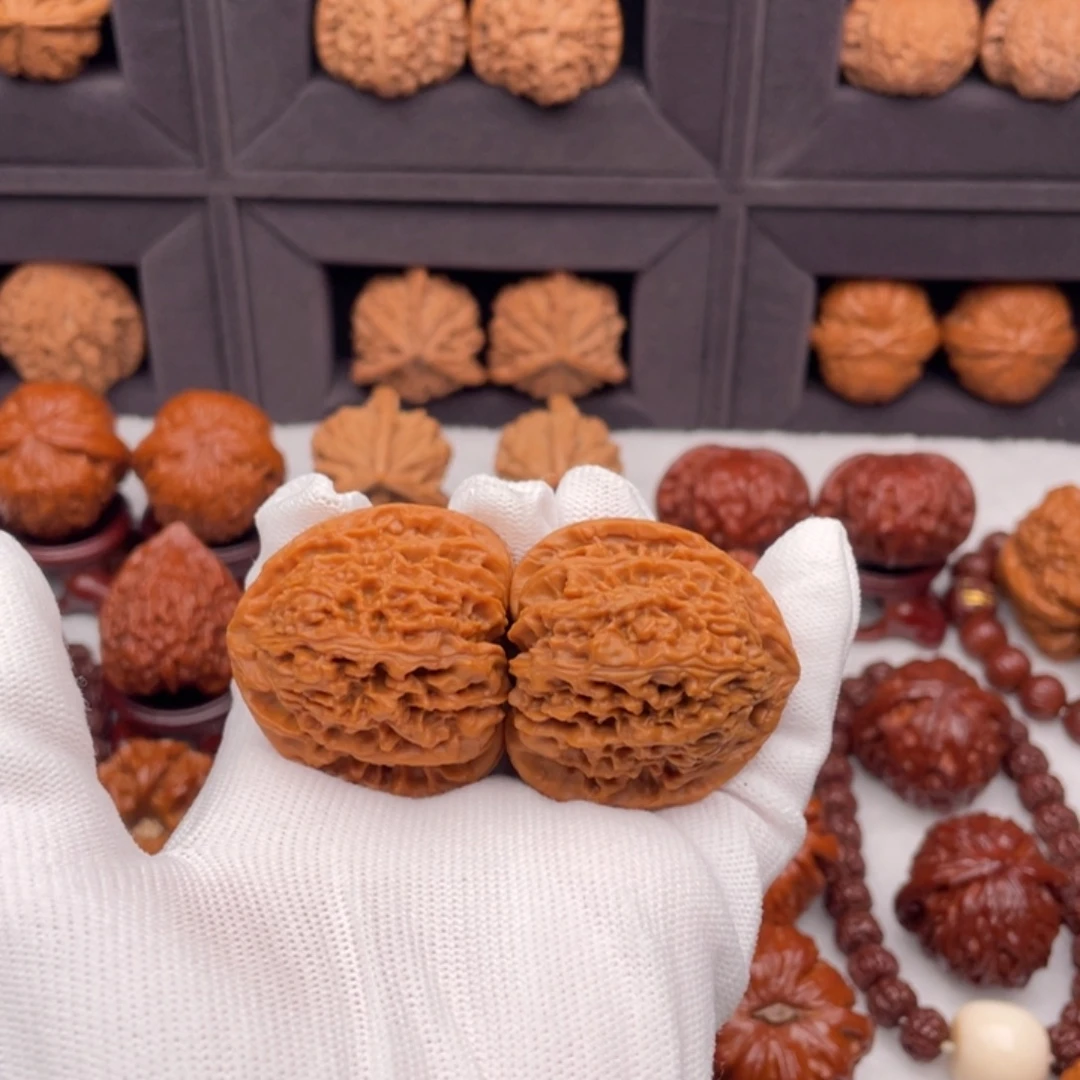 文玩核桃吊坠41三角疆