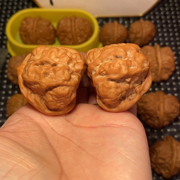 文玩核桃把件小掐腰超大腿
