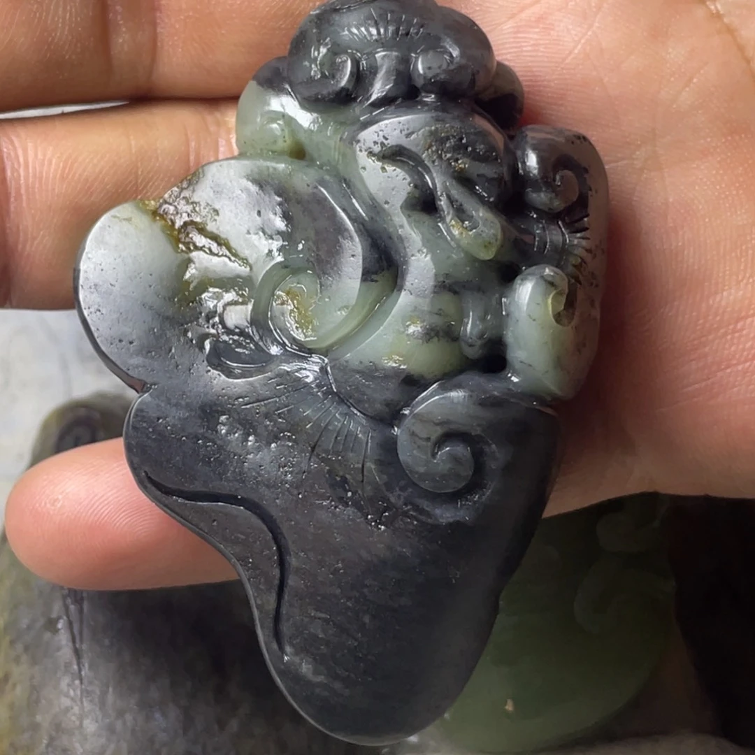 和田玉（糖玉）颈饰未镶嵌大**形