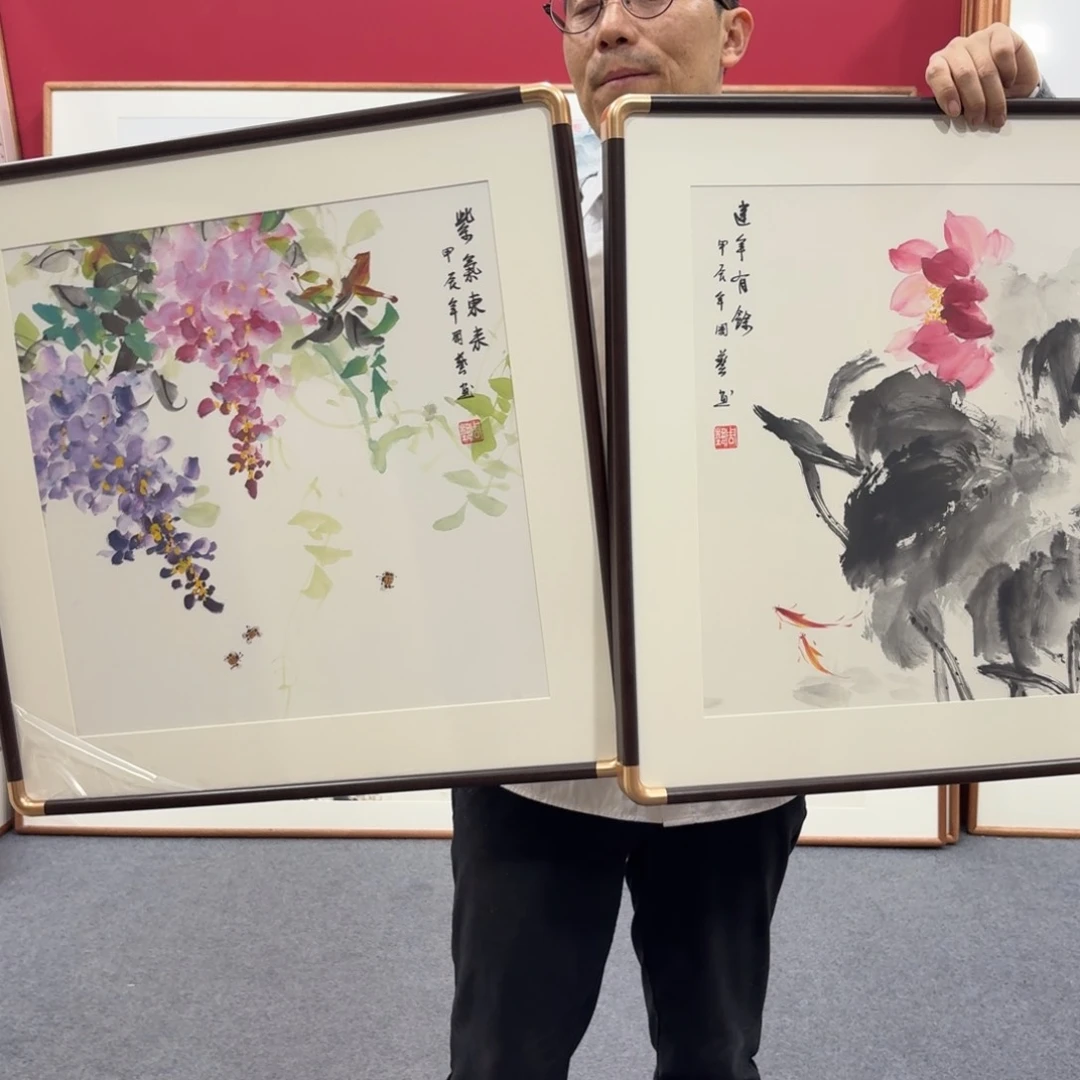 国画带框绘画作品