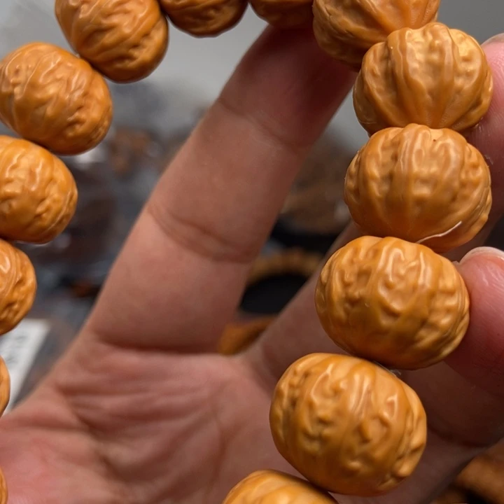 猴头核桃吊坠文玩手串