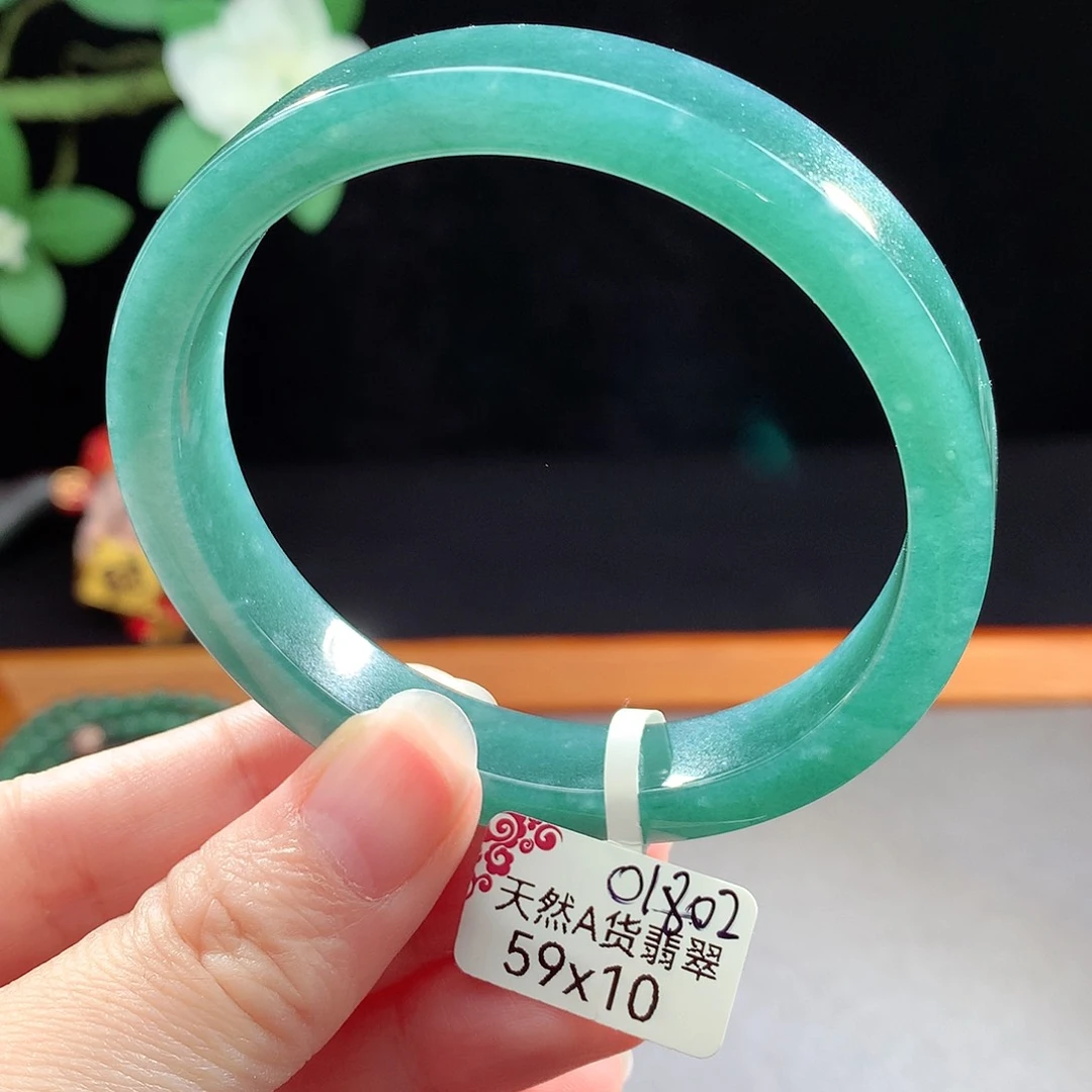 未镶嵌手镯（圆镯）翡翠