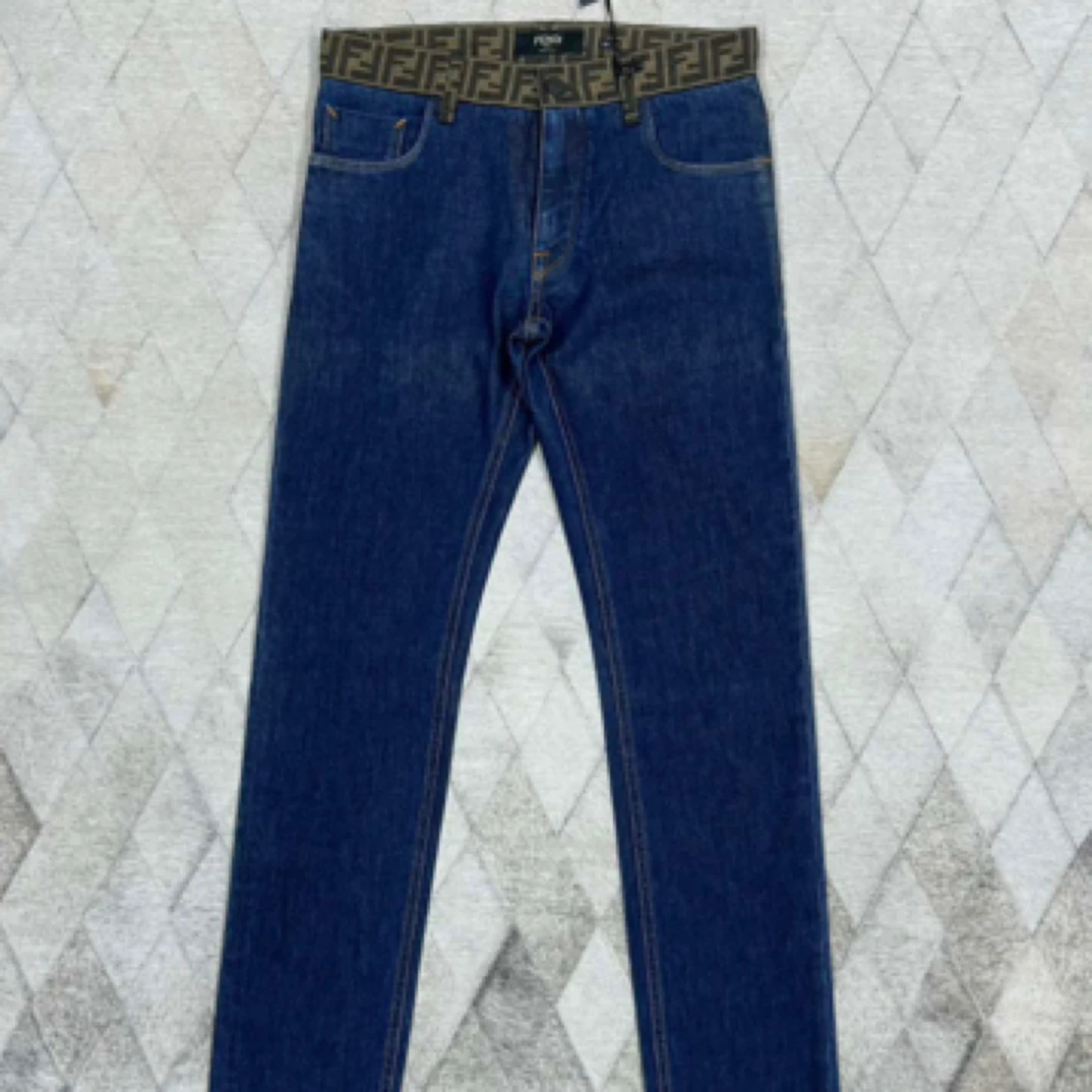 全新未使用 FENDI/芬迪 129920 男款老花腰拼接牛仔裤