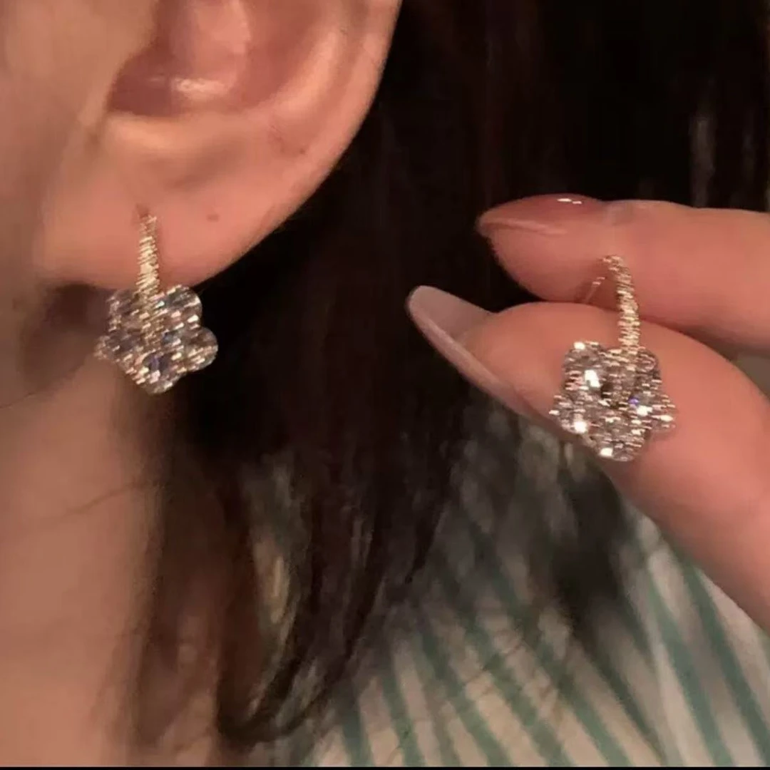 铜合金耳饰 气质名媛风精致锆石耳钉轻奢女高级感耳环潮耳饰女～