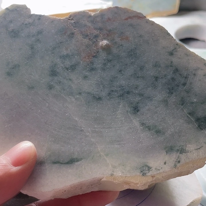 翡翠挂件未镶嵌毛料90