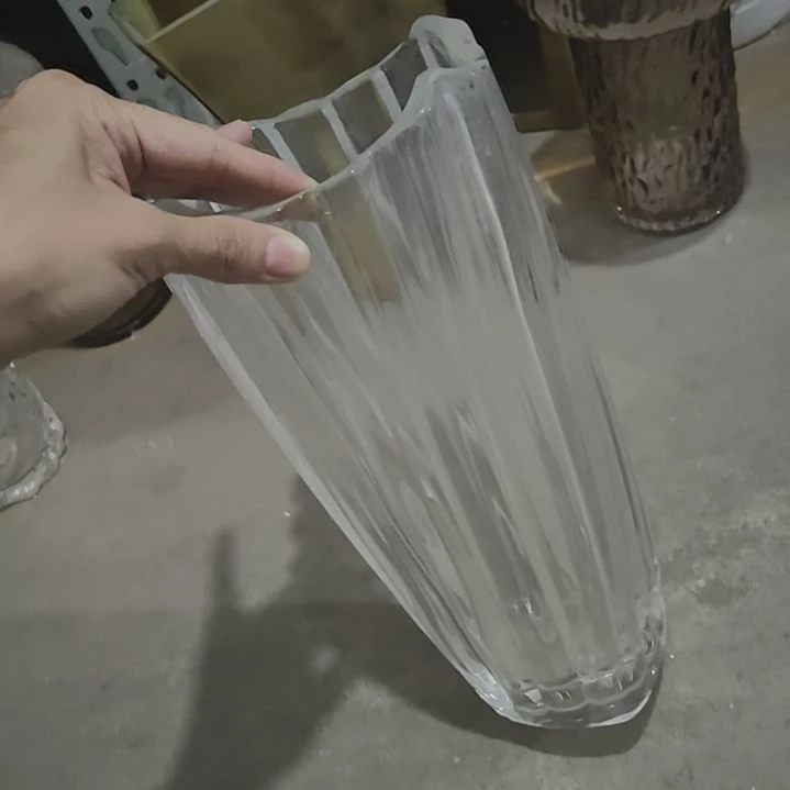 12x12x30厚重玻璃手工测量会有误差