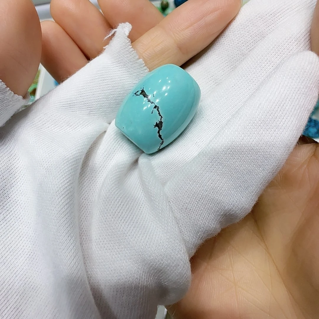 未镶嵌绿松石原矿绿松石