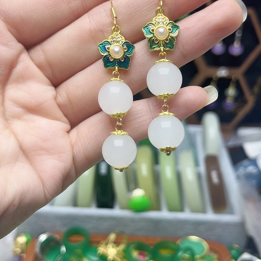 翡翠未镶嵌耳饰白