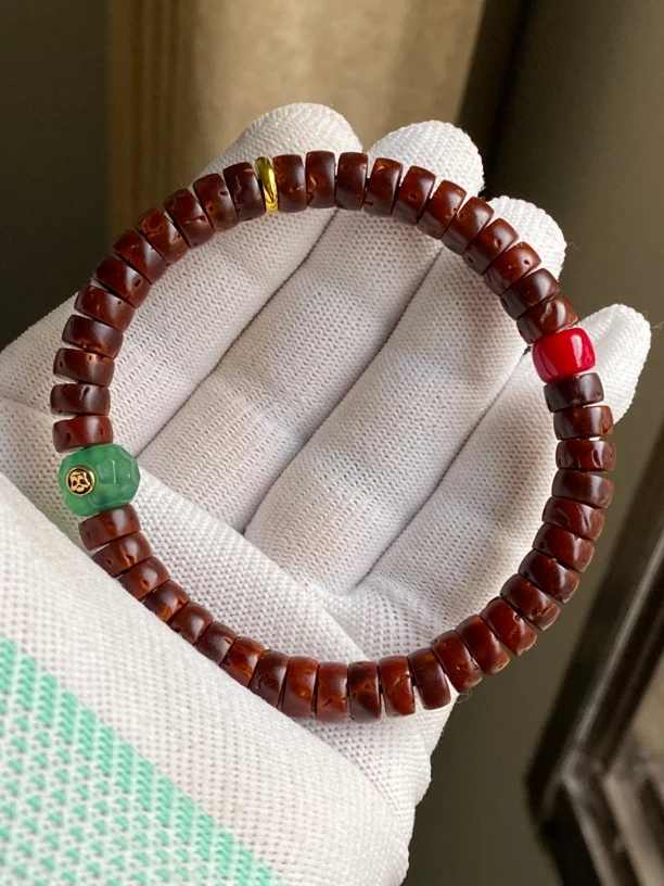 8mm玉化包浆核壁切片手串桃核雕刻带配饰男女款毕业精工归圆度好