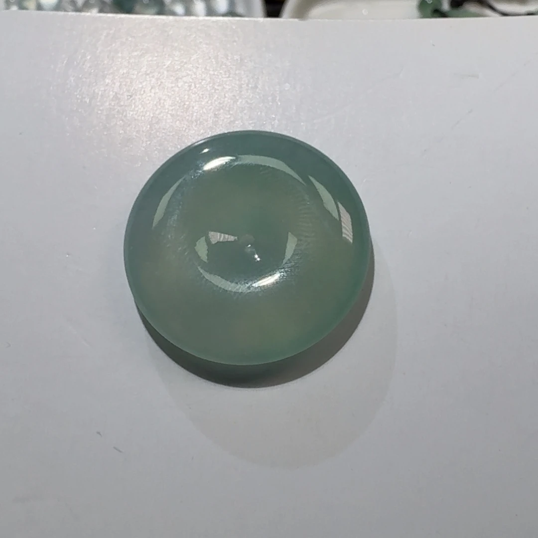翡翠未镶嵌颈饰平安扣