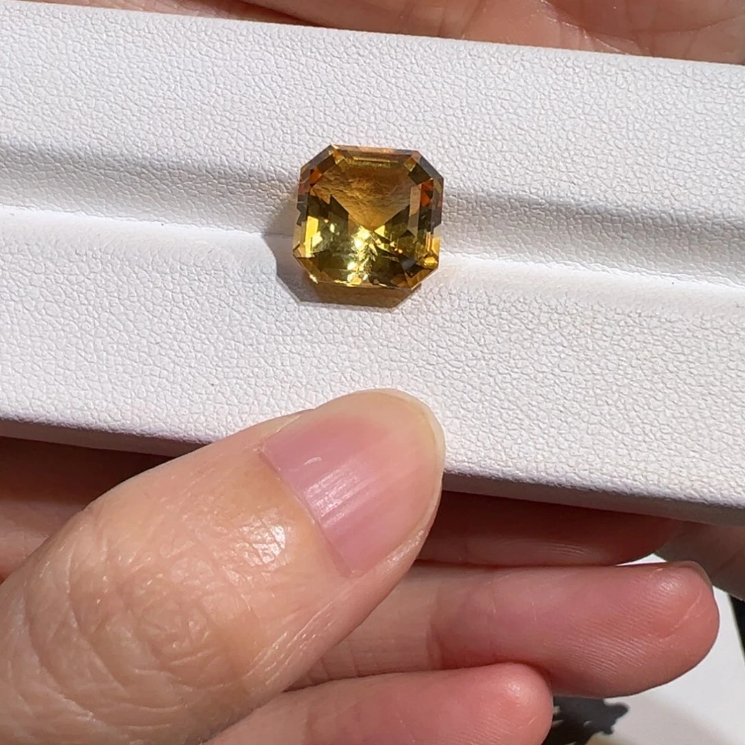 黄晶未镶嵌珠宝半成品6ct不退换