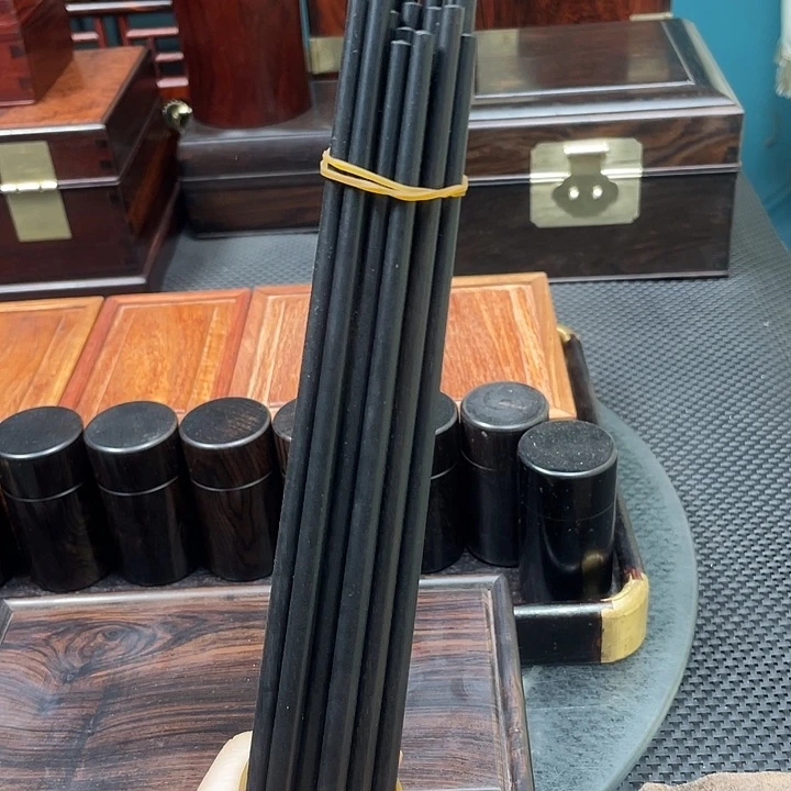 木紫光谭筷子一幅