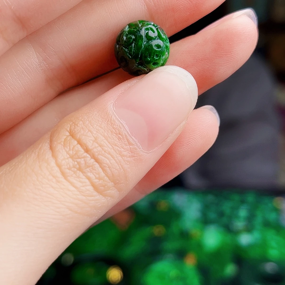 颈饰未镶嵌翡翠多样性