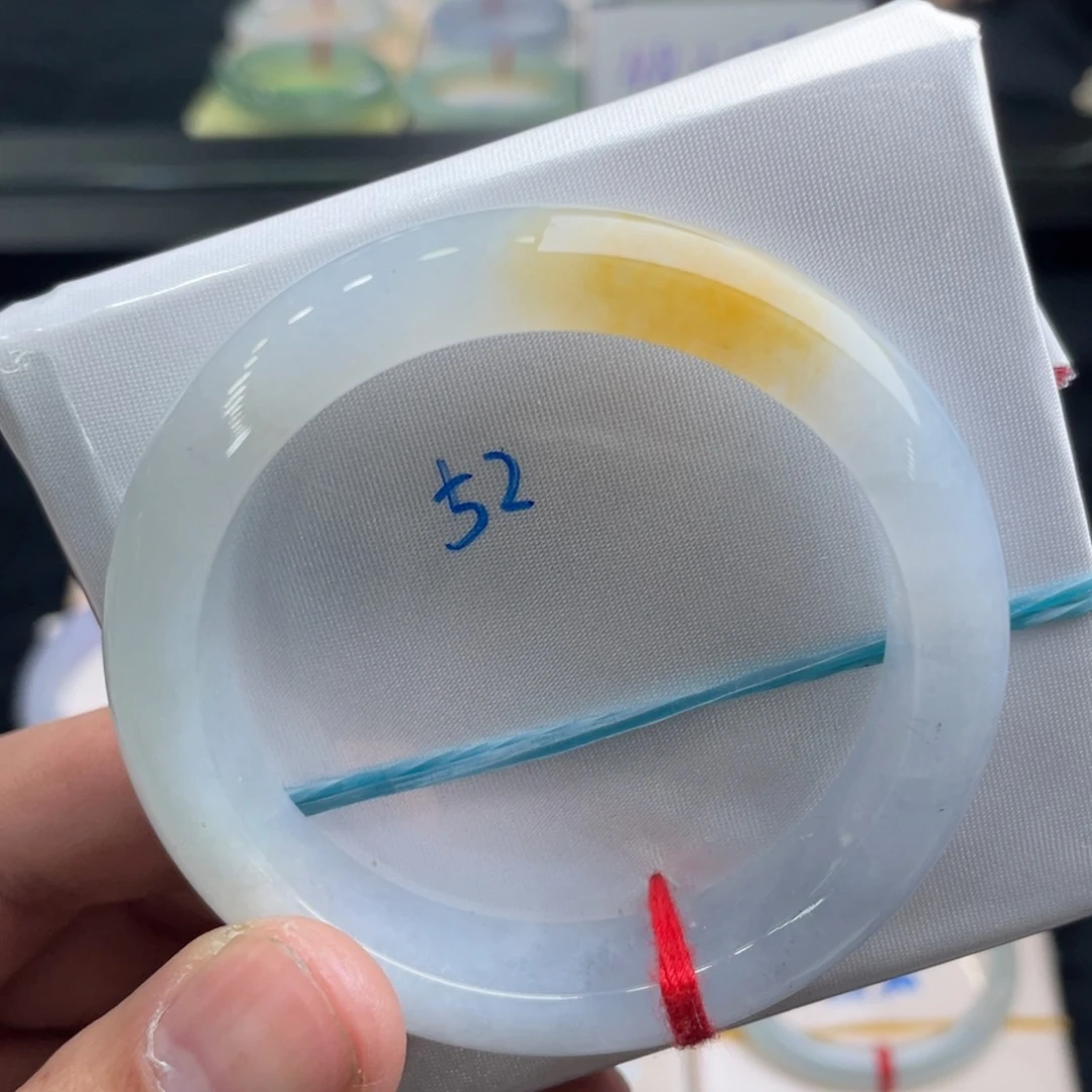 翡翠手镯未镶嵌翡翠手镯