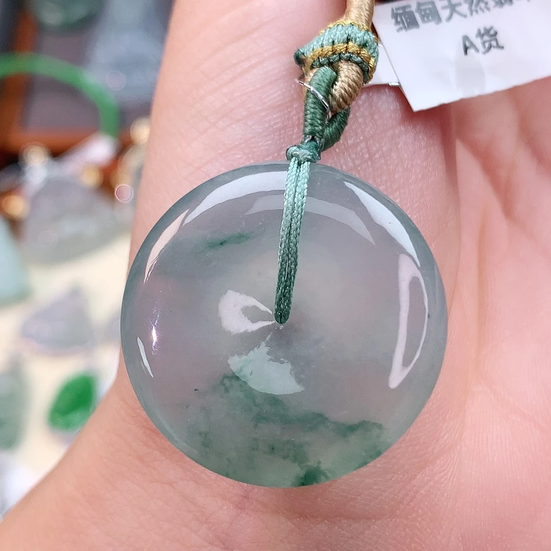 颈饰未镶嵌翡翠扣
