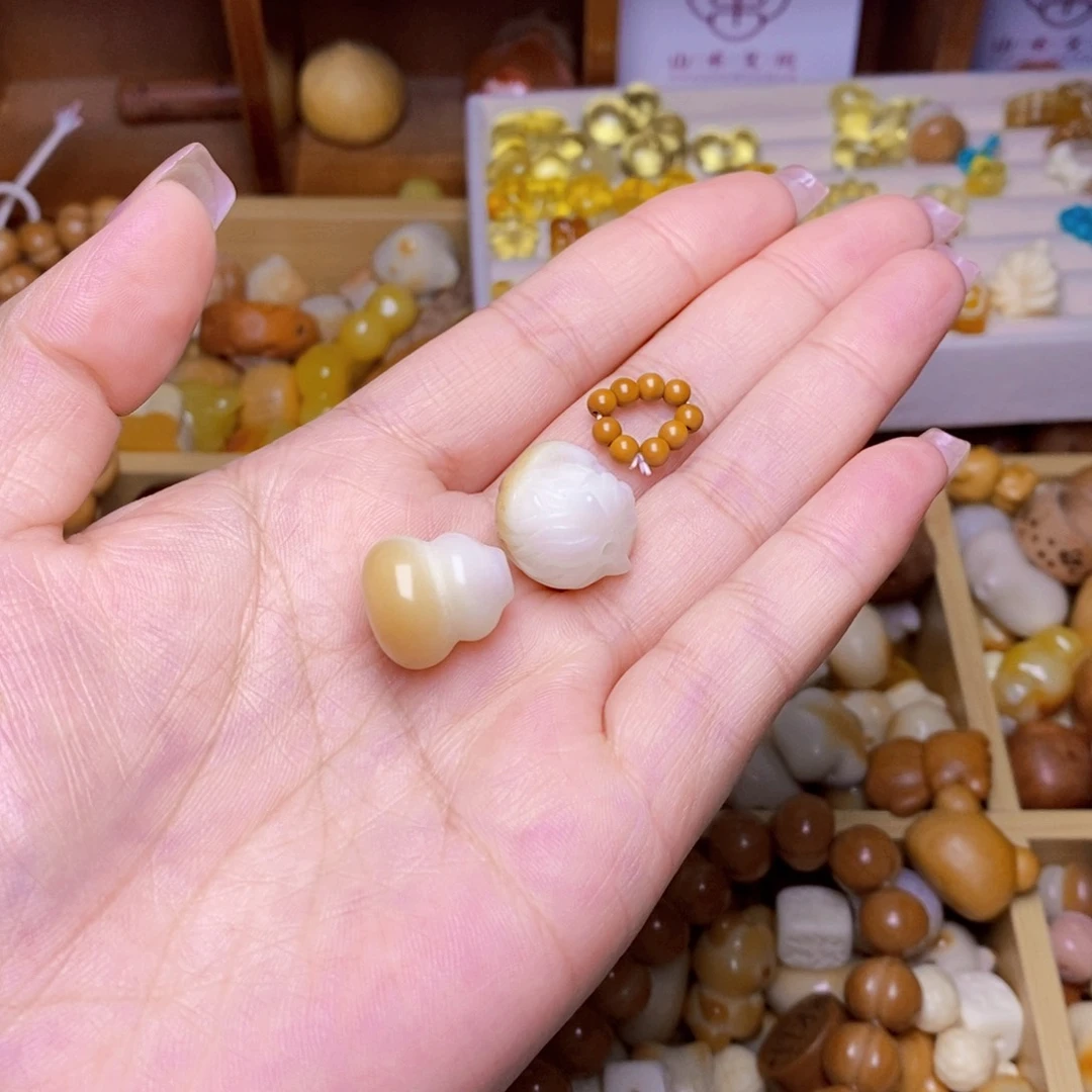 岚***宝猴头核桃吊坠葫芦滴流醒狮