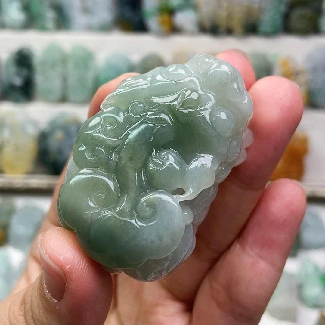 翡翠未镶嵌吊坠(赠链)口含珠