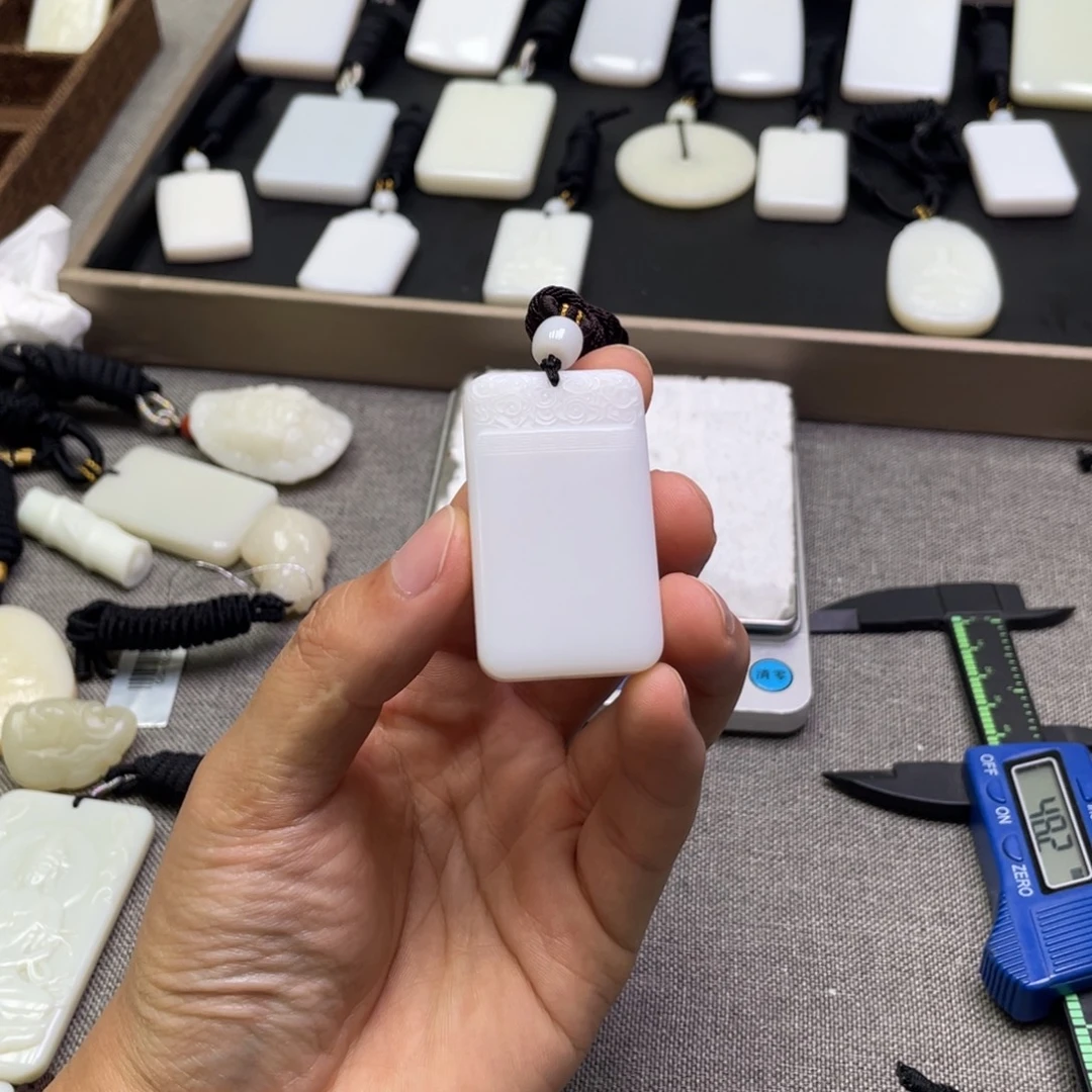 和田玉未镶嵌颈饰