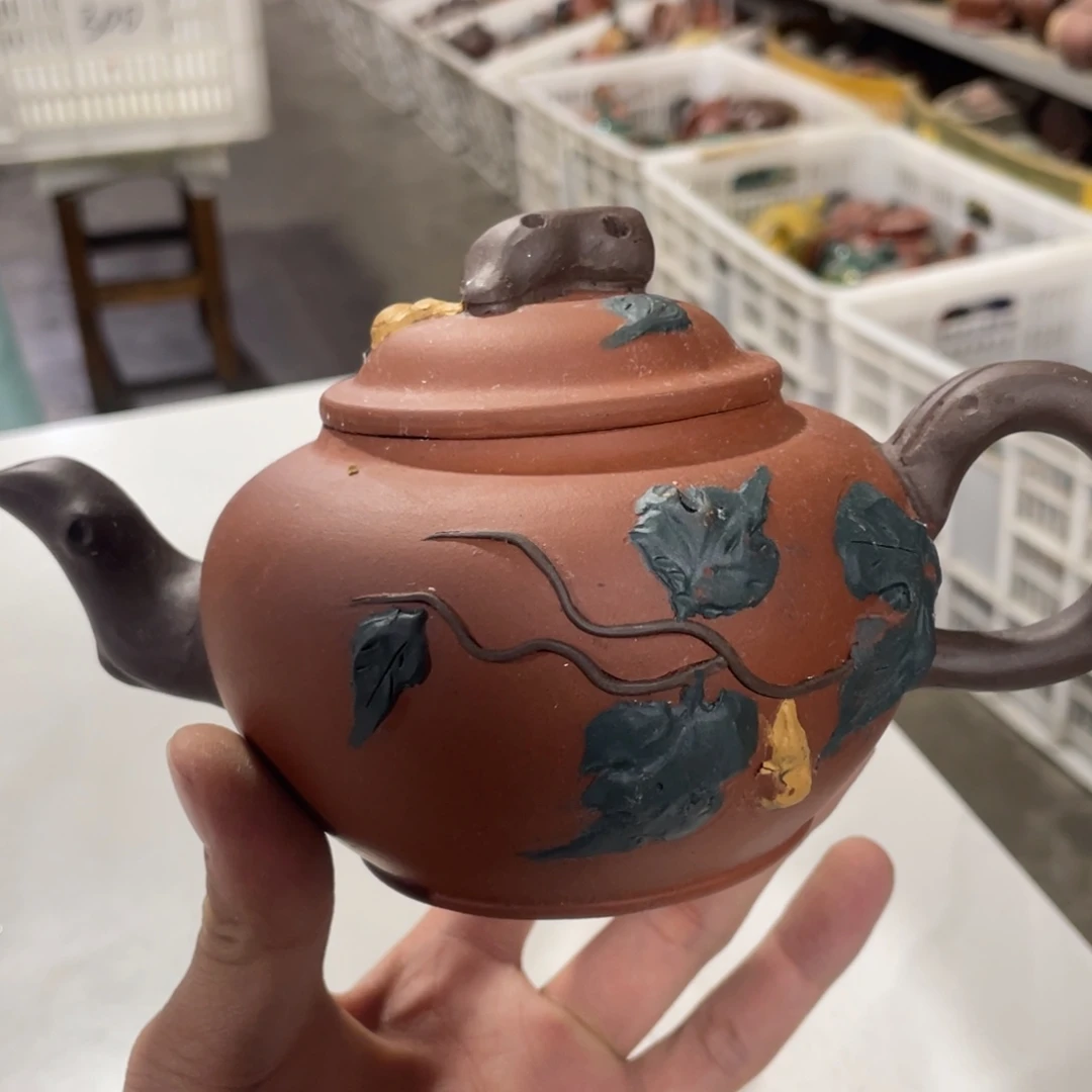 茶壶紫砂老厂紫砂壶一件。